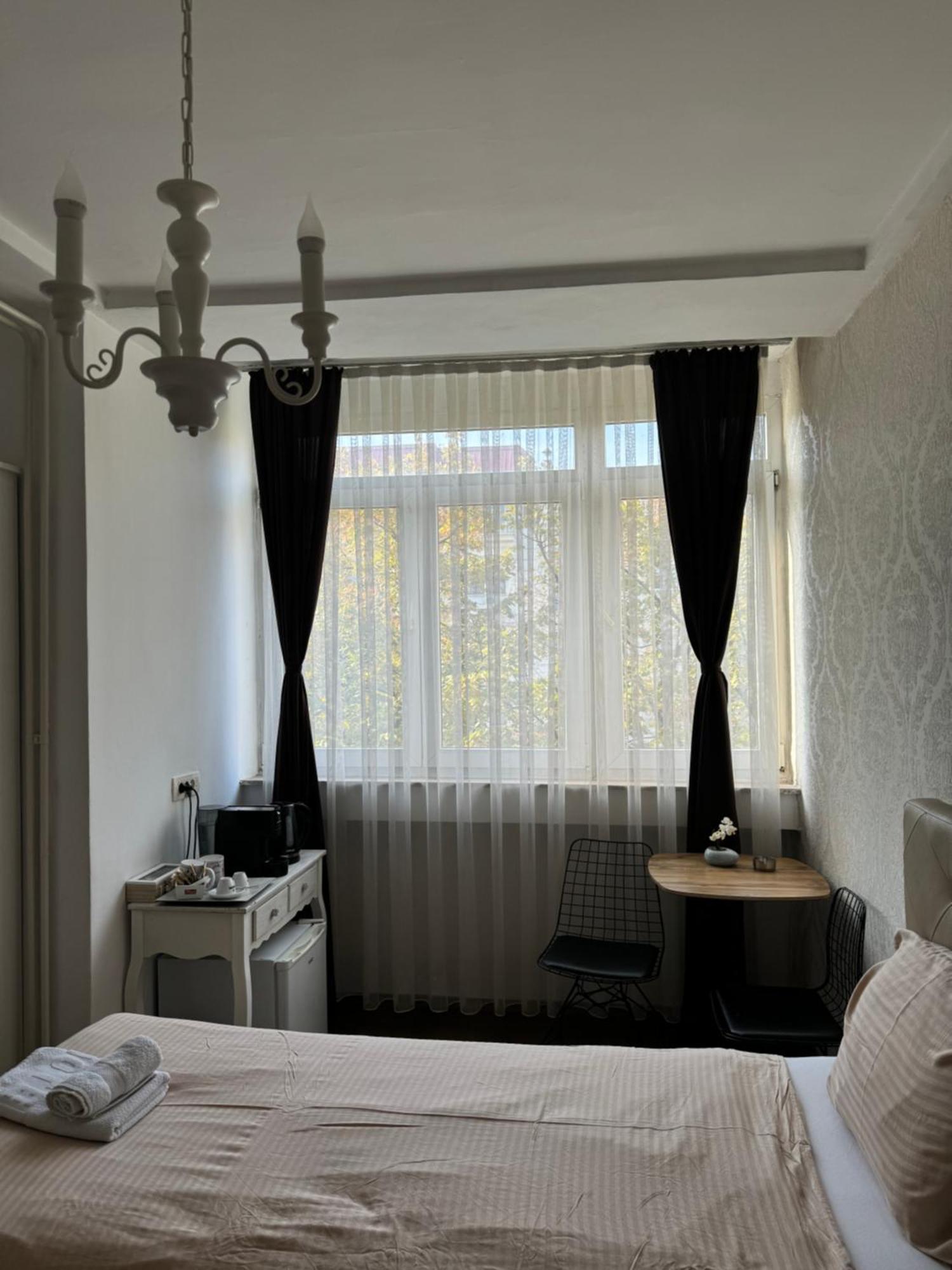 Mother Teresa Apartment Скопье Экстерьер фото